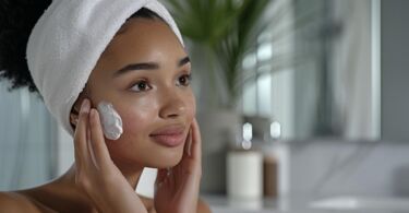 Les étapes essentielles d&rsquo;un démaquillage efficace pour une peau impeccable.