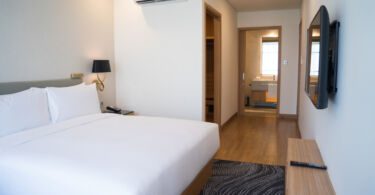 Vacances en famille à Nice : pourquoi l’appart’hôtel pourrait être bien plus pratique qu’un hôtel classique