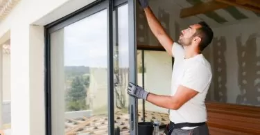 Bien choisir un vitrier pour une maison sécurisée