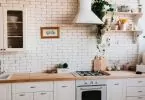 fixer crédence cuisine sans colle