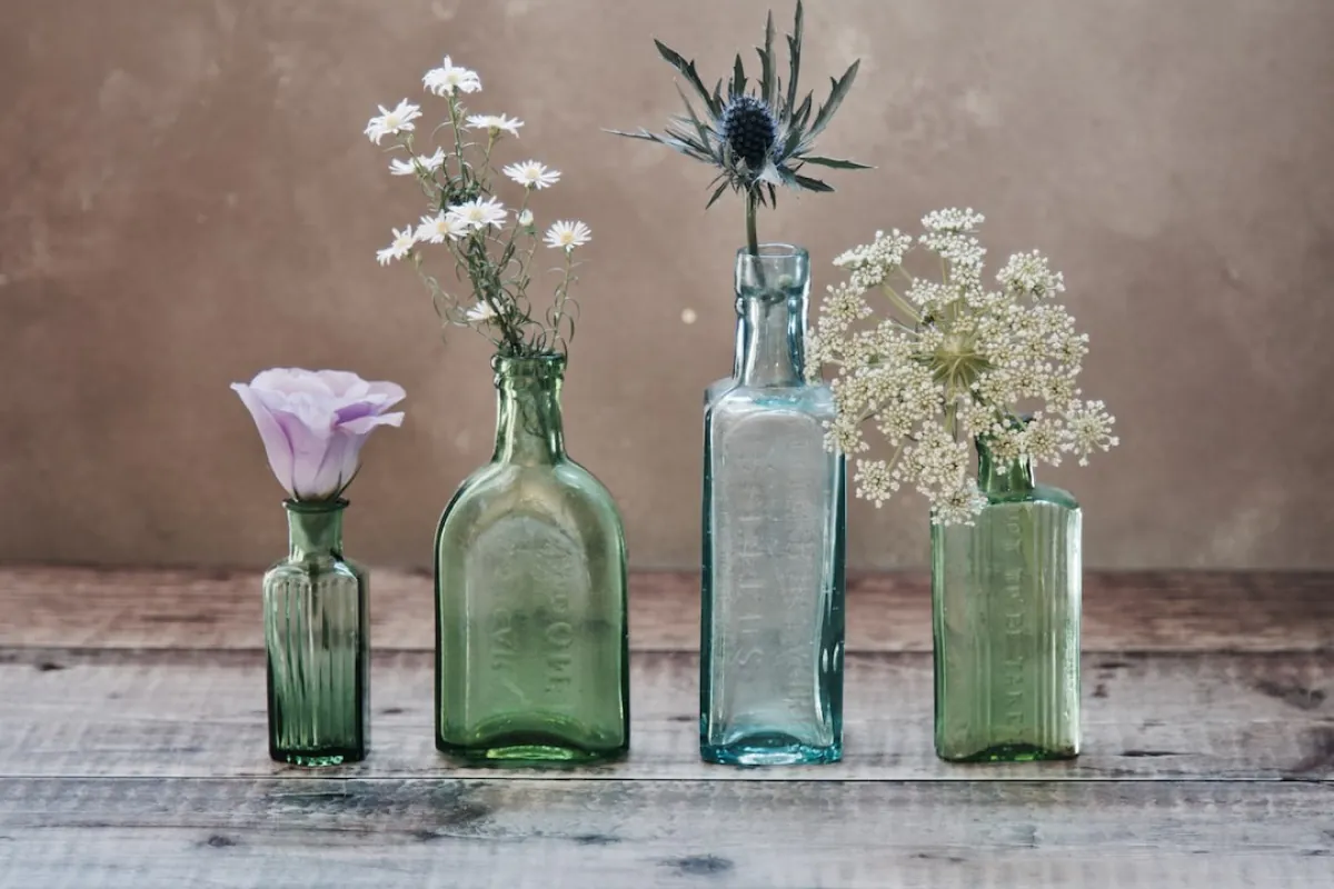 Comment décorer un grand vase en verre transparent ?