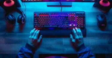 Quels sont les avantages des claviers mécaniques pour les gamers et les professionnels de la frappe ?