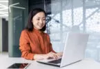 Travailler en Suisse - les clés pour réussir son intégration professionnelle en 2026