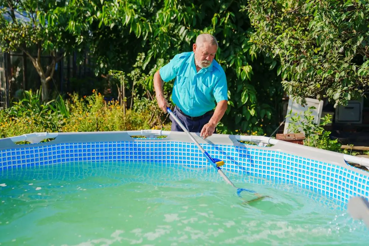 faire entretenir votre piscine par des professionnels