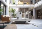 Plateforme élévatrice mobile : quels avantages pour une maison à étages ?